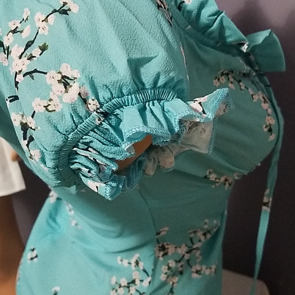 Sea green Floral Dress MUST SEE! - Picture 6 of 8